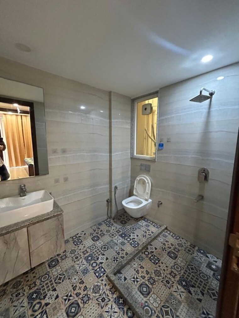 Bathroom, islampur 3 Bedroom 2200 Sq.Ft. Builder Floor In Islampur Gurgaon 10433270