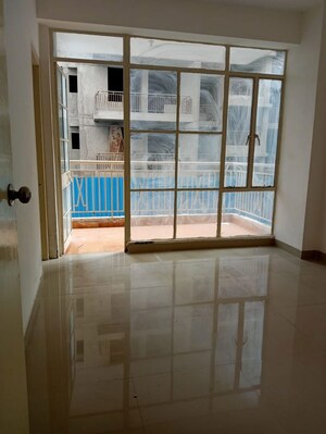 2 BHK Apartment For Rent in Zara Aavaas, Sector 104