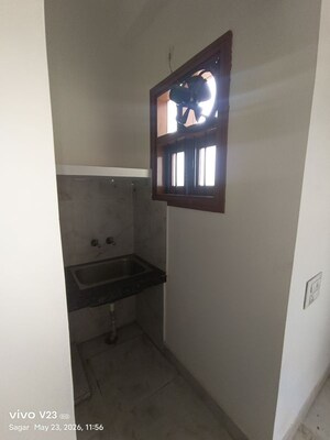 Room in 1 RK Builder Floor at Sector 82 – for Rent