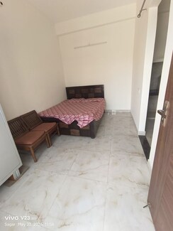 1 RkBuilder Floor For Rent in Sector 82