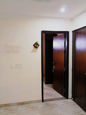 Room in 1 BHK Builder Floor at Sector 45 – for Rent