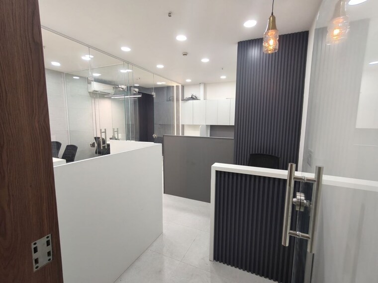 Room, netaji subhash place Commercial Office Space 514 Sq.Ft. In Netaji Subhash Place Delhi 10433308