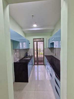 Kitchen in 1.5 BHK Apartment at Kalpataru Paramount A, Kapur Bawdi – for Rent