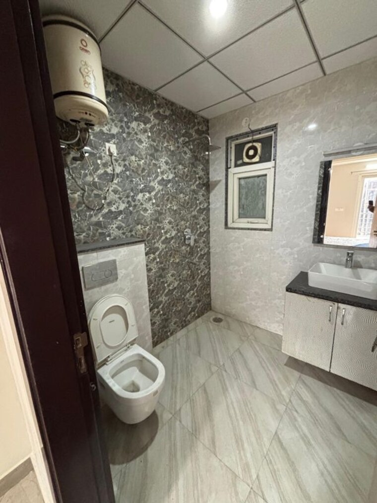 Bathroom, sector 41 1 Bedroom 1200 Sq.Ft. Builder Floor In Sector 41 Gurgaon 10433341