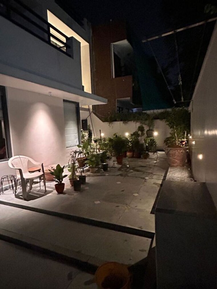 Living Room, dlf cyber city 4 Bedroom 320 Sq.Yd. Builder Floor In Dlf Cyber City Gurgaon 10433412