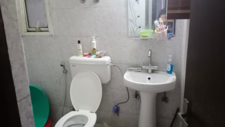 Bathroom, panchsheel-greens-ii 2 Bedroom 1105 Sq.Ft. Apartment In Sector 16 Greater Noida Greater Noida 10433400