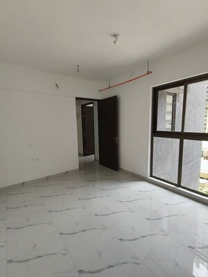 Room in 2 BHK Apartment at Raymond Ten X Habitat, Pokhran Road No Two – for Rent