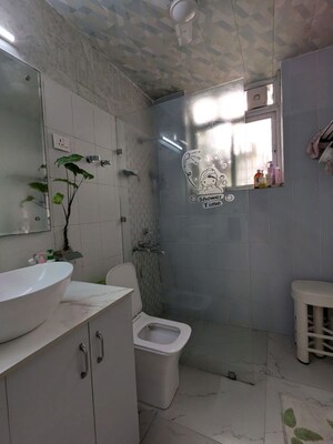 Bathroom in 3 BHK Builder Floor at SS Mayfield Gardens, Sector 51 – for Sale