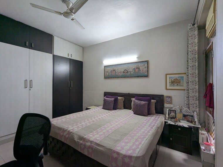 Bedroom, ss-mayfield-gardens 3 Bedroom 2700 Sq.Ft. Builder Floor In Sector 51 Gurgaon 10433388