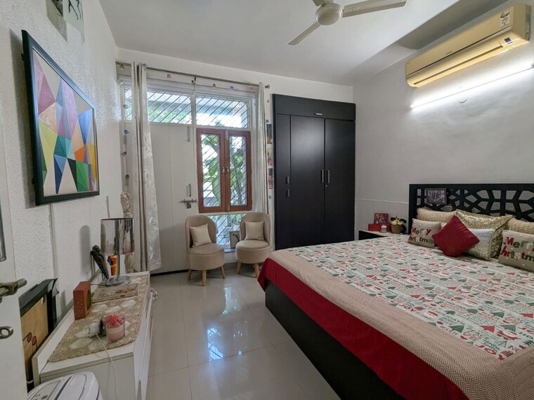 Bedroom, ss-mayfield-gardens 3 Bedroom 2700 Sq.Ft. Builder Floor In Sector 51 Gurgaon 10433388