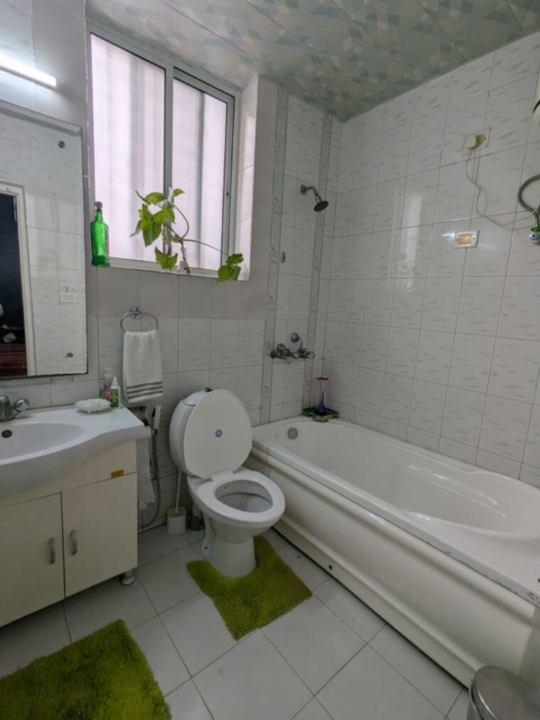 Bathroom, ss-mayfield-gardens 3 Bedroom 2700 Sq.Ft. Builder Floor In Sector 51 Gurgaon 10433388