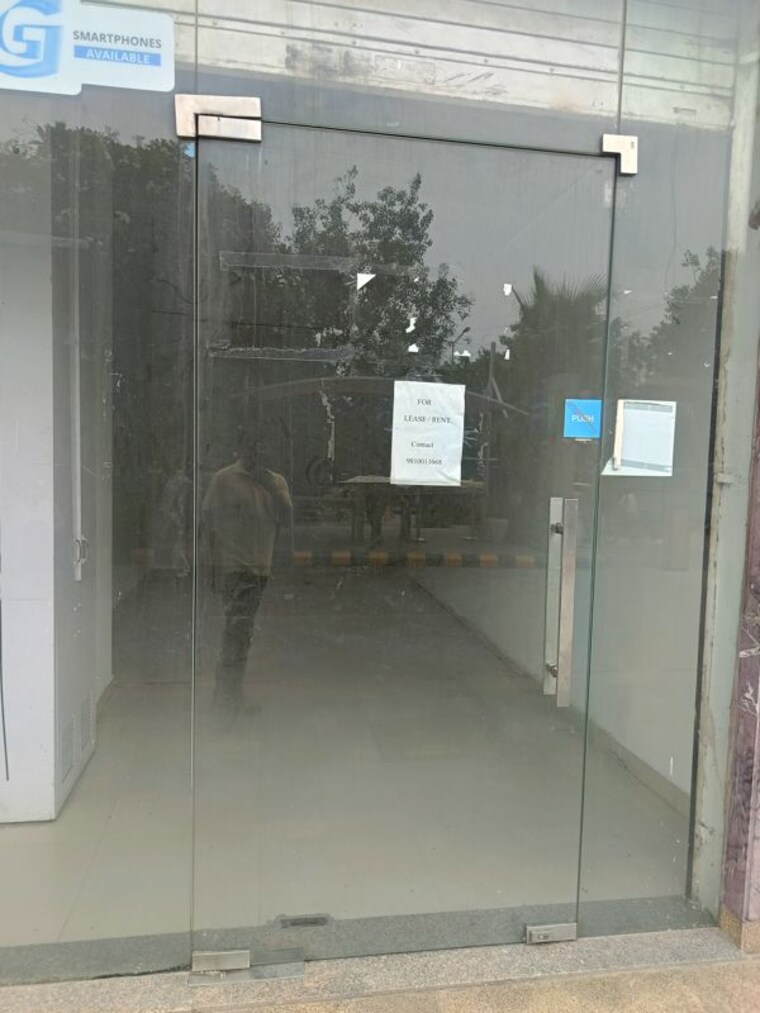  Parking, ss-mayfield-gardens 3 Bedroom 2700 Sq.Ft. Builder Floor In Sector 51 Gurgaon 10433388