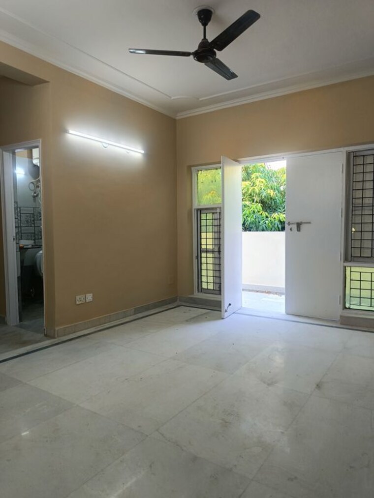 Room, ss-mayfield-gardens 3 Bedroom 2700 Sq.Ft. Builder Floor In Sector 51 Gurgaon 10433388