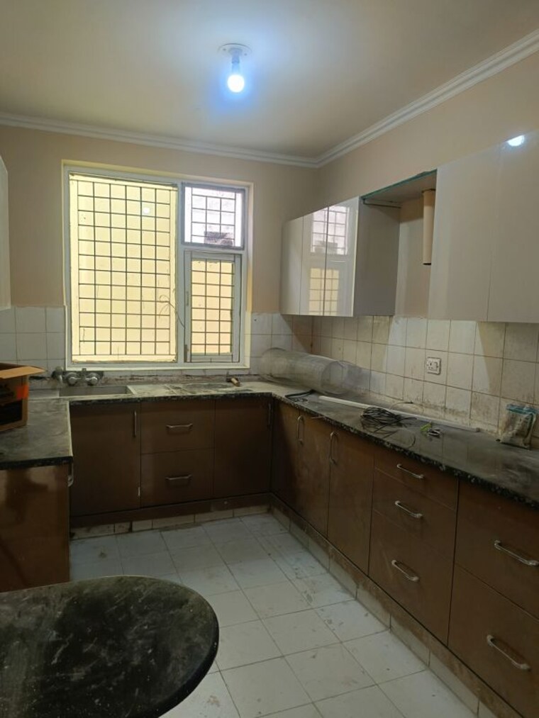 Kitchen, ss-mayfield-gardens 3 Bedroom 2700 Sq.Ft. Builder Floor In Sector 51 Gurgaon 10433388