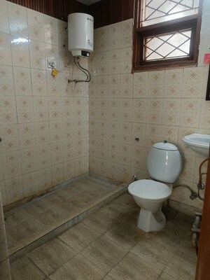 Bathroom in 3 BHK Builder Floor at SS Mayfield Gardens, Sector 51 – for Sale