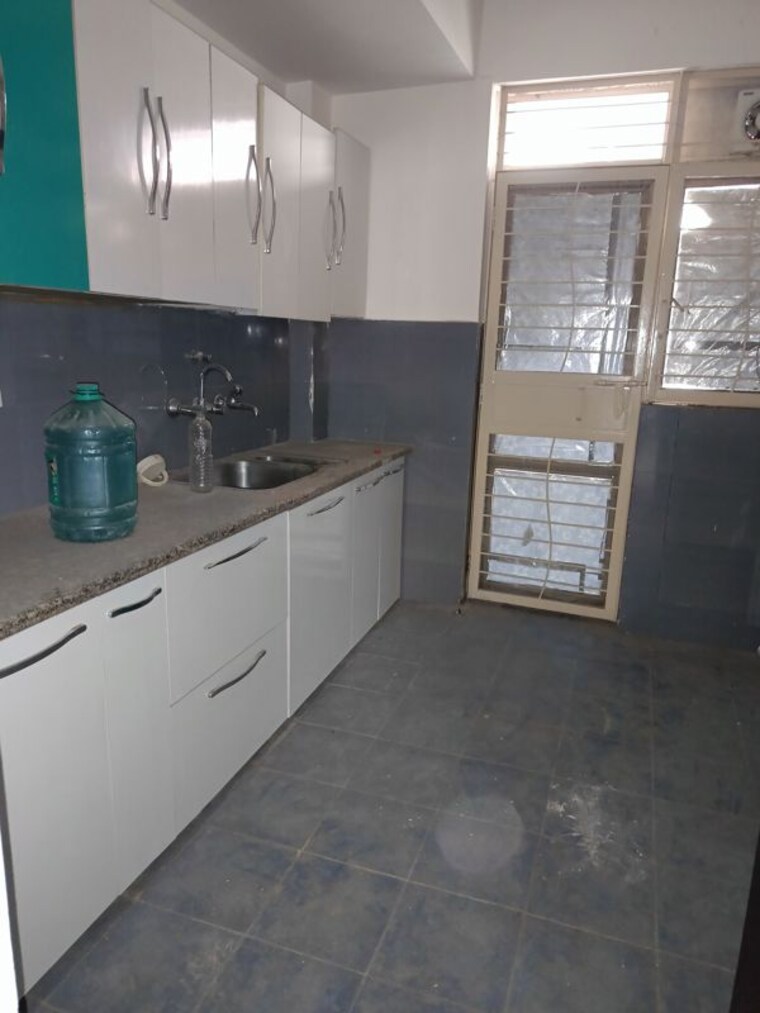 Kitchen, ss-mayfield-gardens 3 Bedroom 2700 Sq.Ft. Builder Floor In Sector 51 Gurgaon 10433388