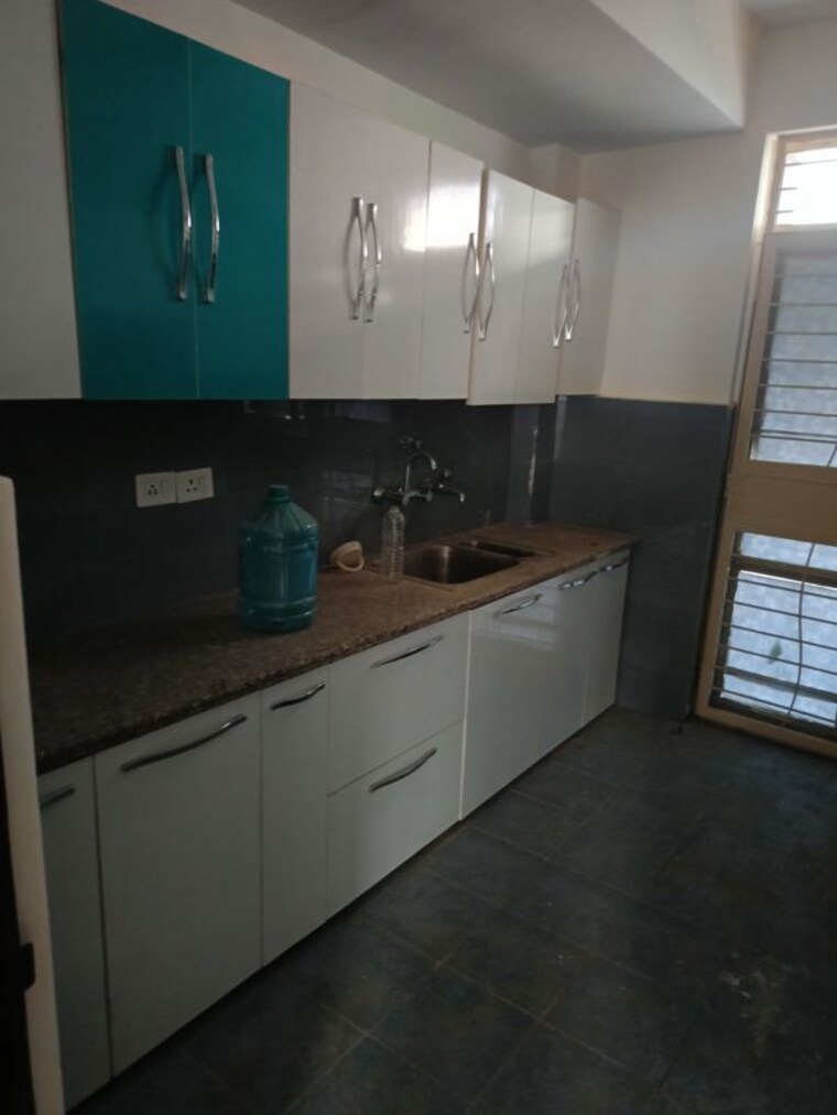 Kitchen, ss-mayfield-gardens 3 Bedroom 2700 Sq.Ft. Builder Floor In Sector 51 Gurgaon 10433388