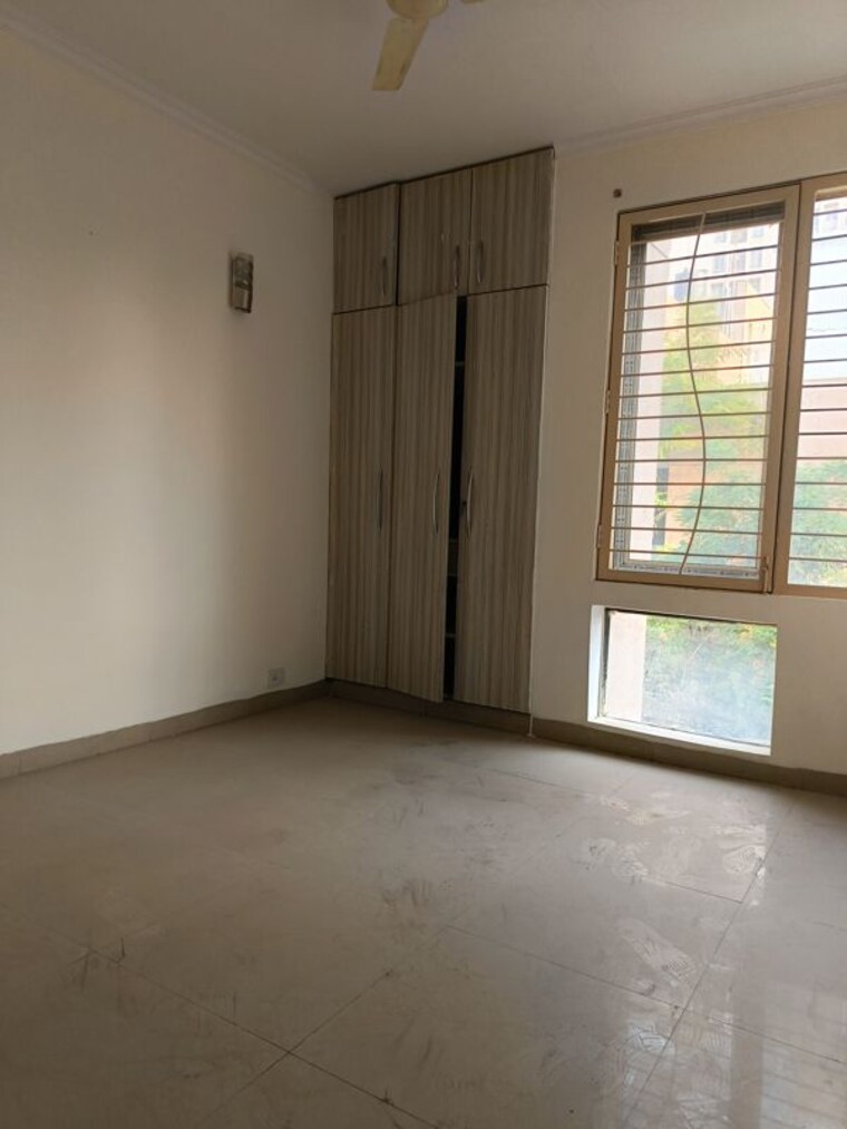 Room, ss-mayfield-gardens 3 Bedroom 2700 Sq.Ft. Builder Floor In Sector 51 Gurgaon 10433388