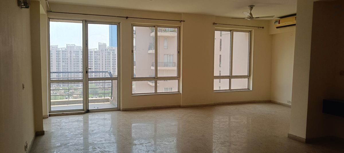 3.5 BHK + Pooja Room,Servant Room 2714 Sq.Ft. Apartment in Unitech Harmony