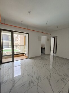 2 BHK Apartment For Sale in Raymond Ten X Habitat