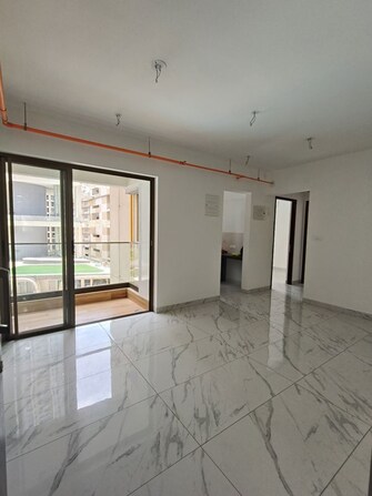 2 BHK 656 Sq.Ft. Apartment in Raymond Ten X Habitat