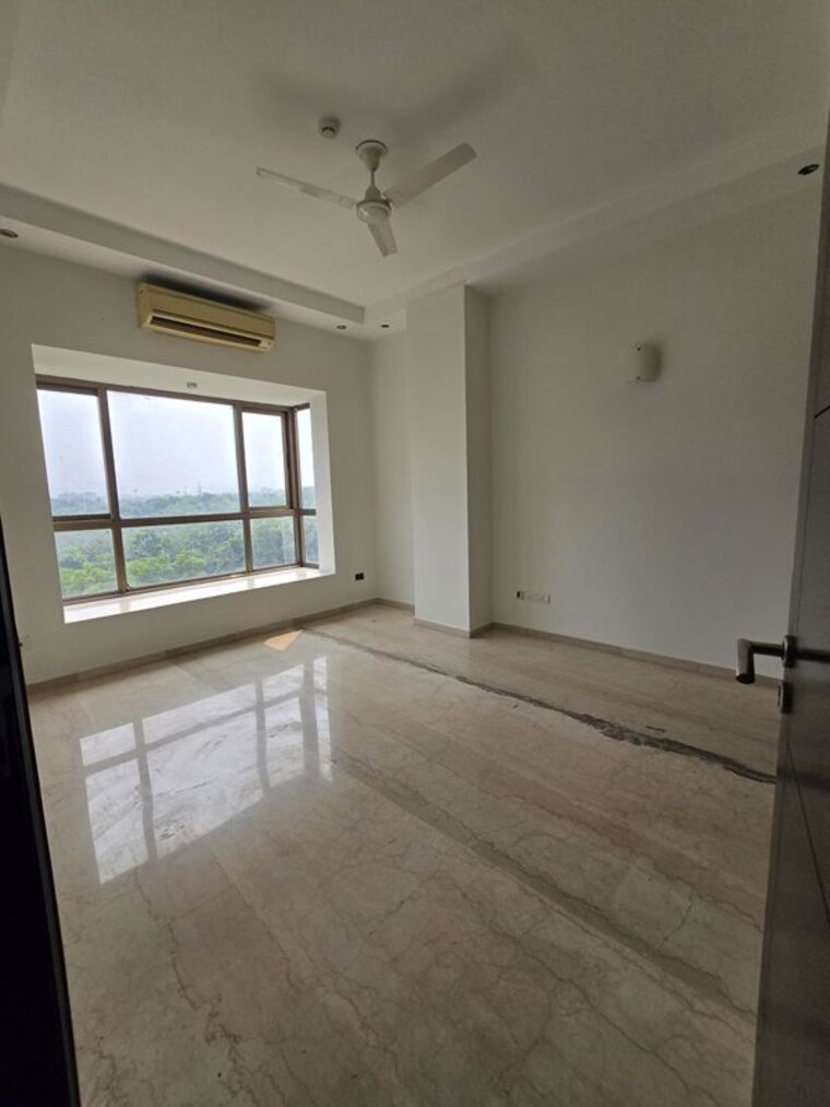 Room, dlf cyber city 4 Bedroom 416 Sq.Yd. Builder Floor In Dlf Cyber City Gurgaon 10433521