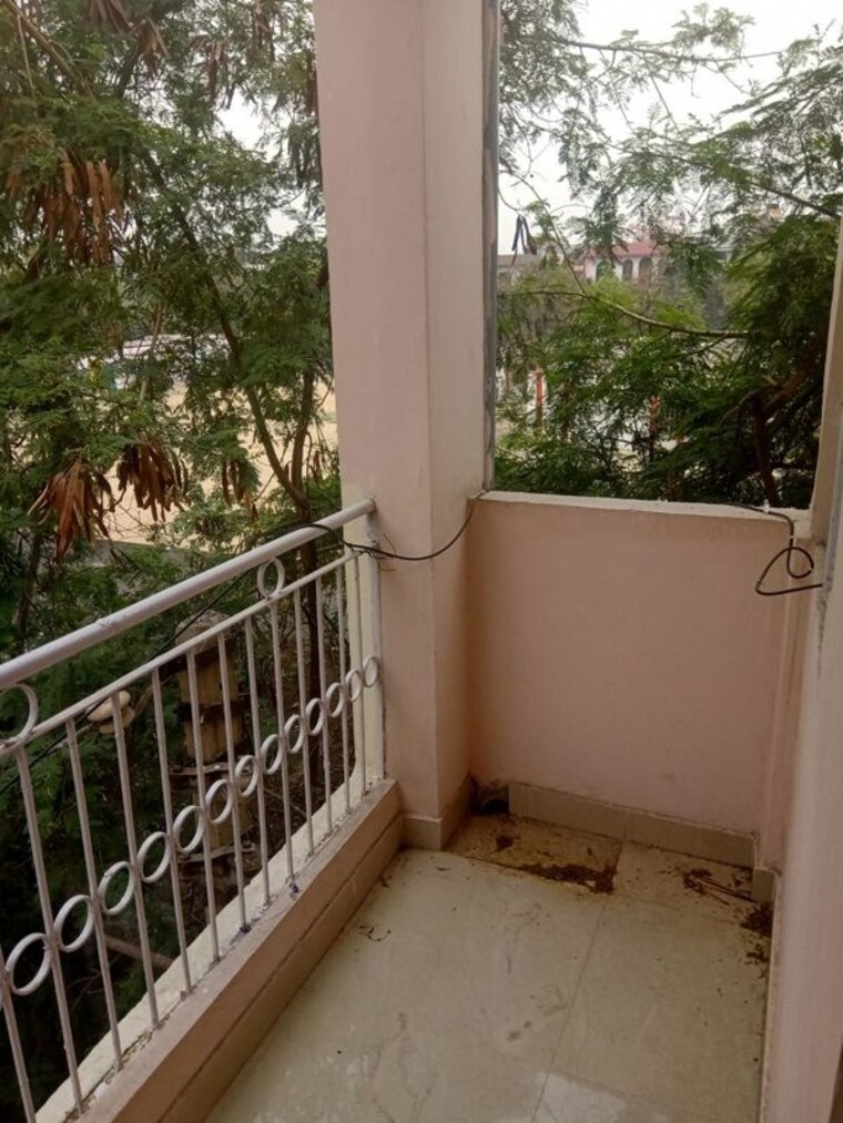 Balcony, dlf city phase 3 1 Bedroom 502 Sq.Yd. Builder Floor In Dlf City Phase 3 Gurgaon 10433573