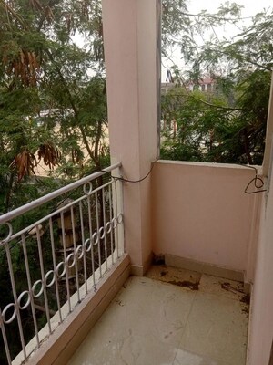 Balcony in 1 BHK Builder Floor at Dlf City Phase 3 – for Rent