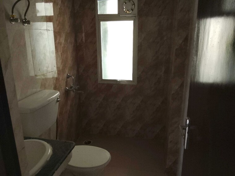 Bathroom, nimbus-express-park-view-ii 3 Bedroom 1494 Sq.Ft. Apartment In Chi V Greater Noida Greater Noida 10433433