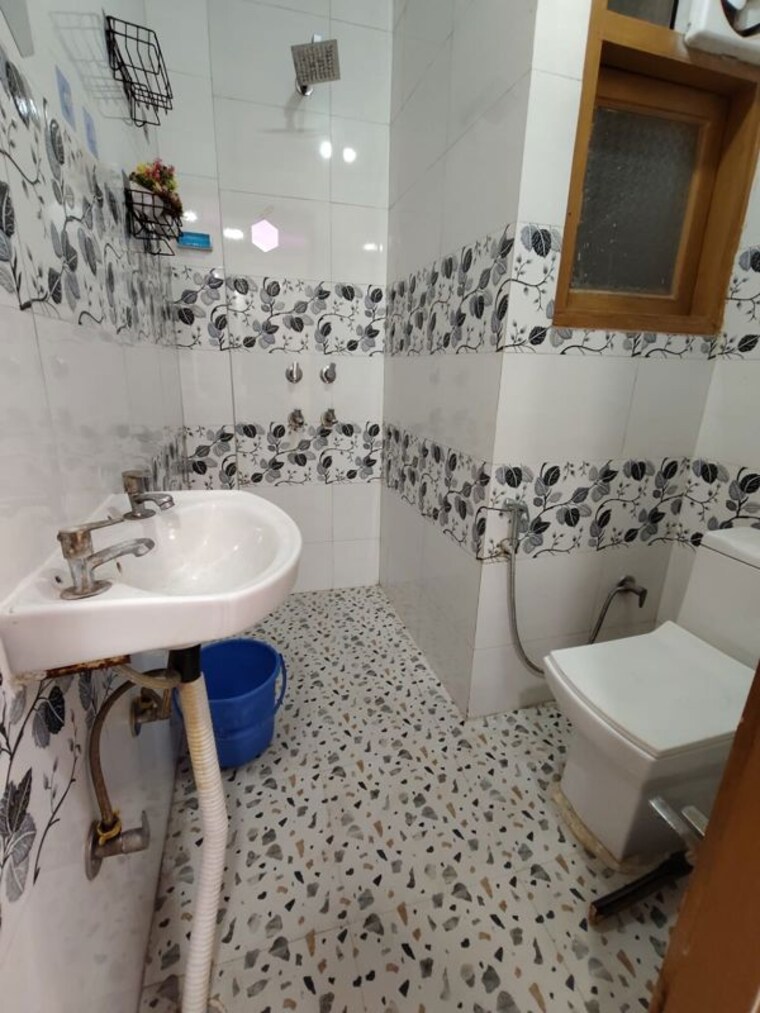 Bathroom, govindpuri 2 Bedroom 540 Sq.Ft. Builder Floor In Govindpuri Delhi 10433585