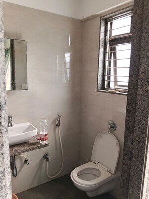 Bathroom in 2.5 BHK Apartment at Lokhandwala Sapphire Heights, Kandivali East – for Rent