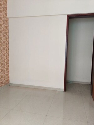 Room in 3 BHK Apartment at Viceroy Savana, Kandivali East – for Rent