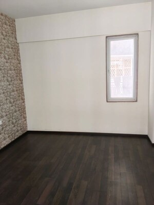 Room in 3 BHK Apartment at Viceroy Savana, Kandivali East – for Rent