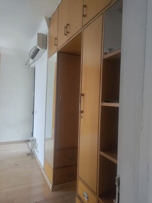 Building Lobby in 3 BHK Apartment at Unitech Fresco, Sector 50 – for Rent