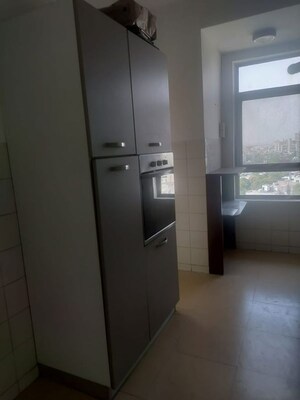 Room in 3 BHK Apartment at Unitech Fresco, Sector 50 – for Rent