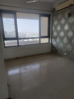Room in 3 BHK Apartment at Unitech Fresco, Sector 50 – for Rent