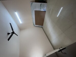 Bedroom in 2.5 BHK Apartment at Amrapali Ivory Heights, Amrapali Dream Valley – for Rent