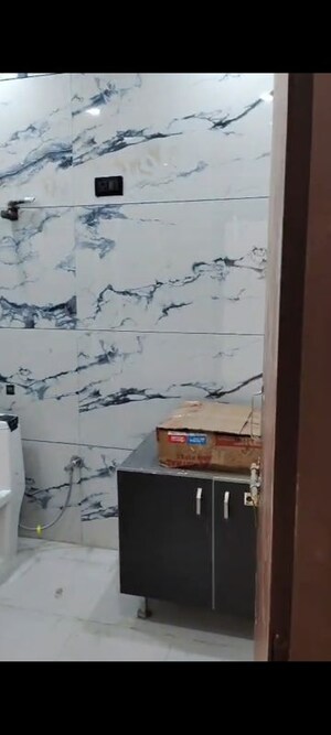 Furnished Amenities in 2 BHK Builder Floor at Lajpat Nagar I – for Rent