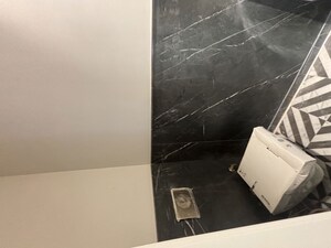 Furnished Amenities in 3 BHK Builder Floor at Safdarjung Enclave – for Sale