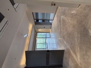 Furnished Amenities in 3 BHK Builder Floor at Safdarjung Enclave – for Sale