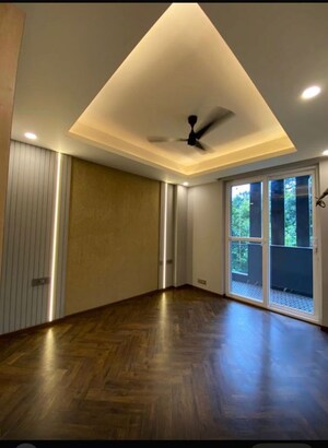 Room in 3 BHK Builder Floor at Sushant Lok I – for Rent