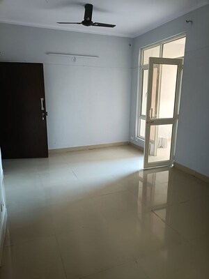 Room in 3 BHK Apartment at Supertech Ecovillage II, Sector 16b Greater Noida – for Rent
