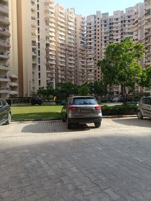 Parking in 3 BHK Apartment at Supertech Ecovillage II, Sector 16b Greater Noida – for Rent