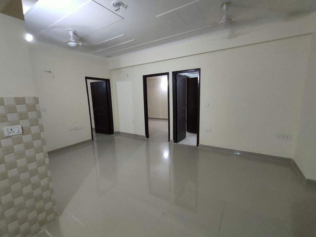 2 BHK 1170 Sq.Ft. Apartment in M R Platinum 321