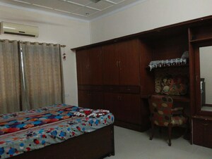 Bedroom in 3 BHK Builder Floor at Aamwala – for Rent