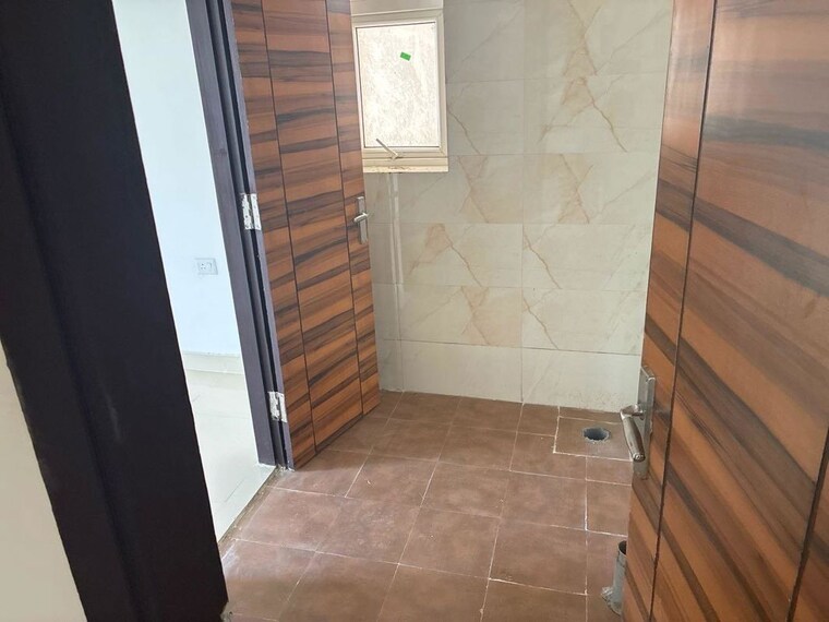 Bathroom, samridhi-luxuriya-avenue 2.5 Bedroom 1245 Sq.Ft. Apartment In Sector 150 Noida 10433774