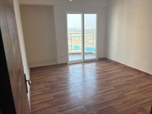 Room in 2.5 BHK Apartment at Samridhi Luxuriya Avenue, Sector 150 – for Sale