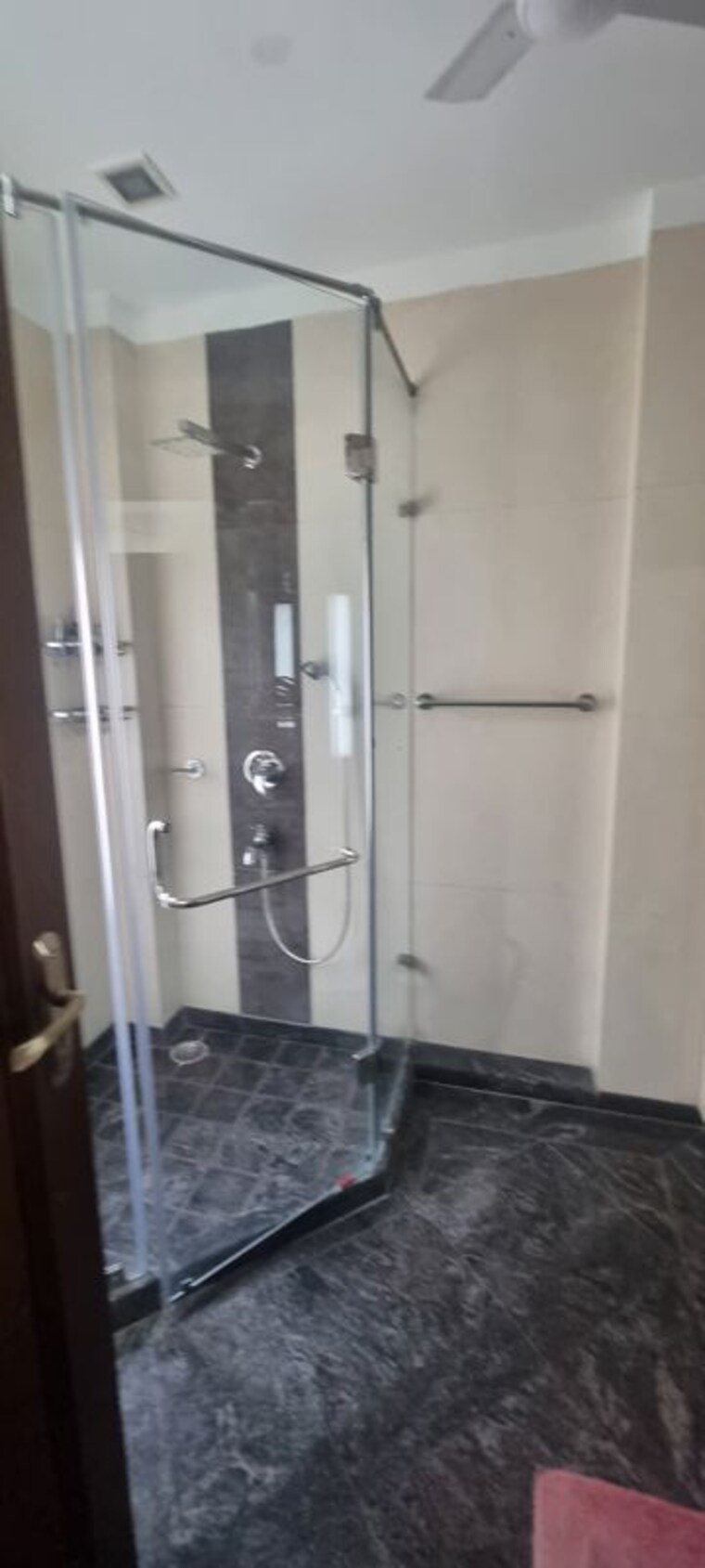 Bathroom, greater kailash 4 Bedroom 4500 Sq.Ft. Apartment In Greater Kailash Delhi 10433830