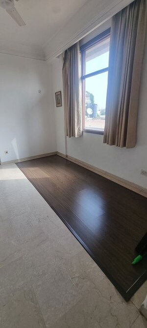 Room in 4 BHK Apartment at Greater Kailash – for Rent
