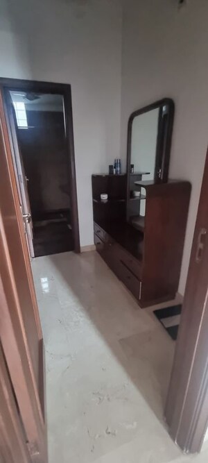 Furnished Amenities in 4 BHK Apartment at Greater Kailash – for Rent